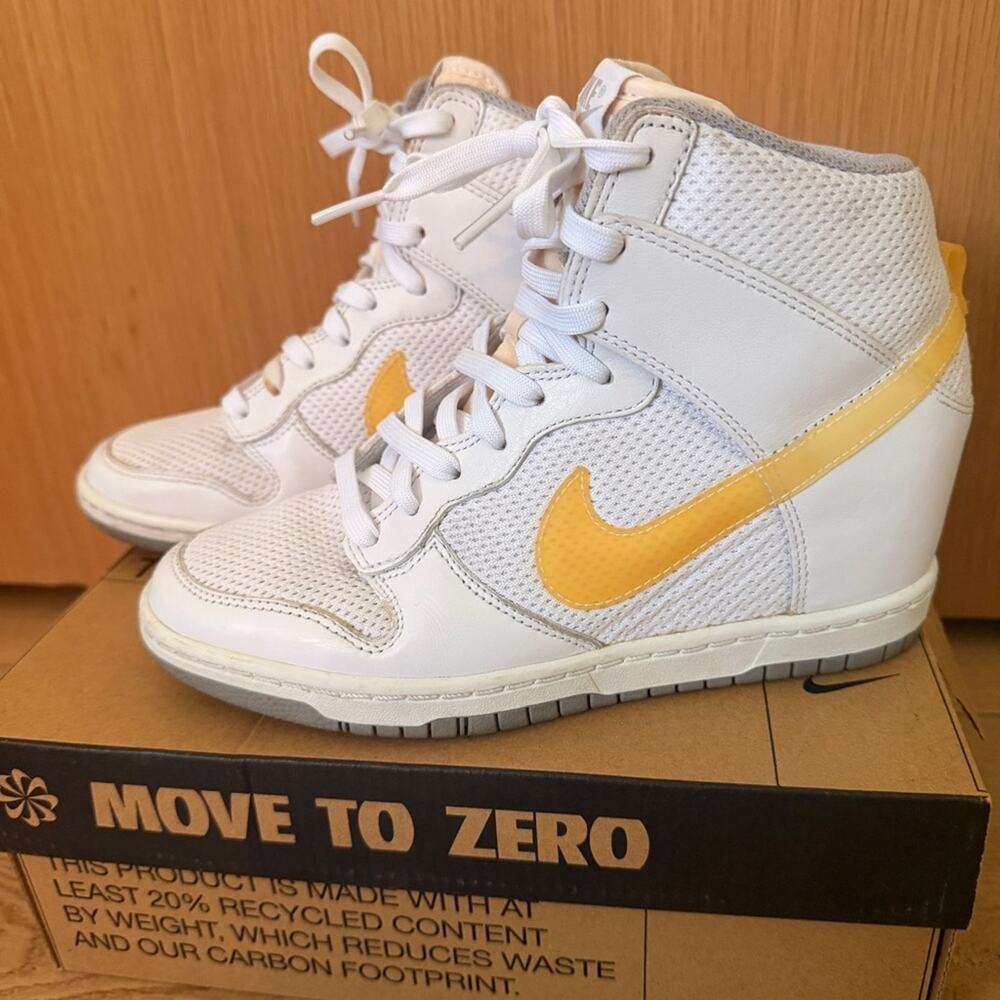 Nike White & yellow ski Hi essential hidden Wedge high-top Sneaker size 6.5